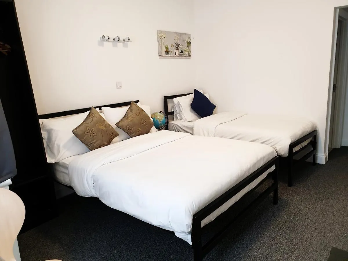 Wanstead Hotel 런던